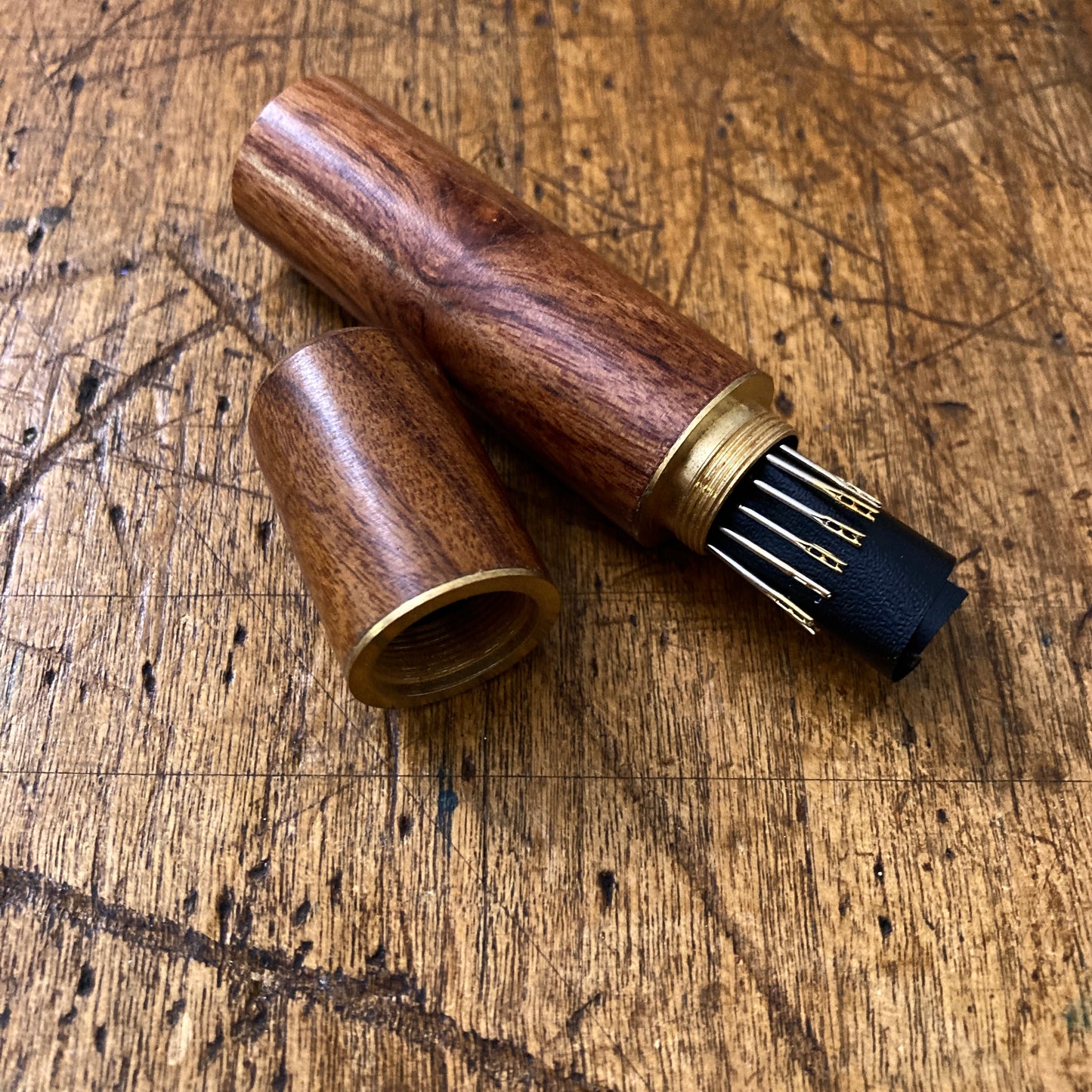 WOOD NEEDLE/PILL BOX